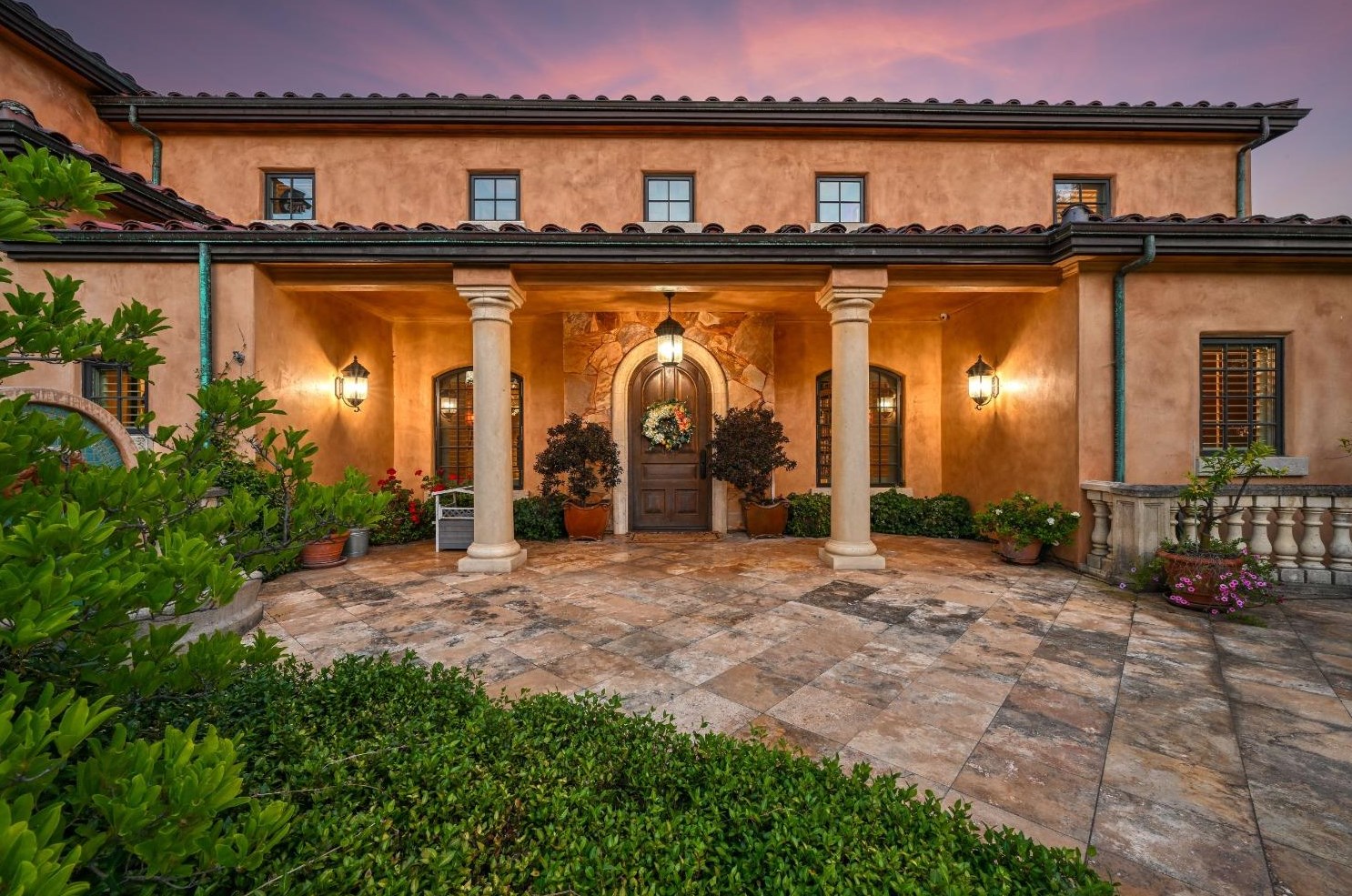 6352 Calle Montalvo Cir, Roseville CA  95746-5821 exterior