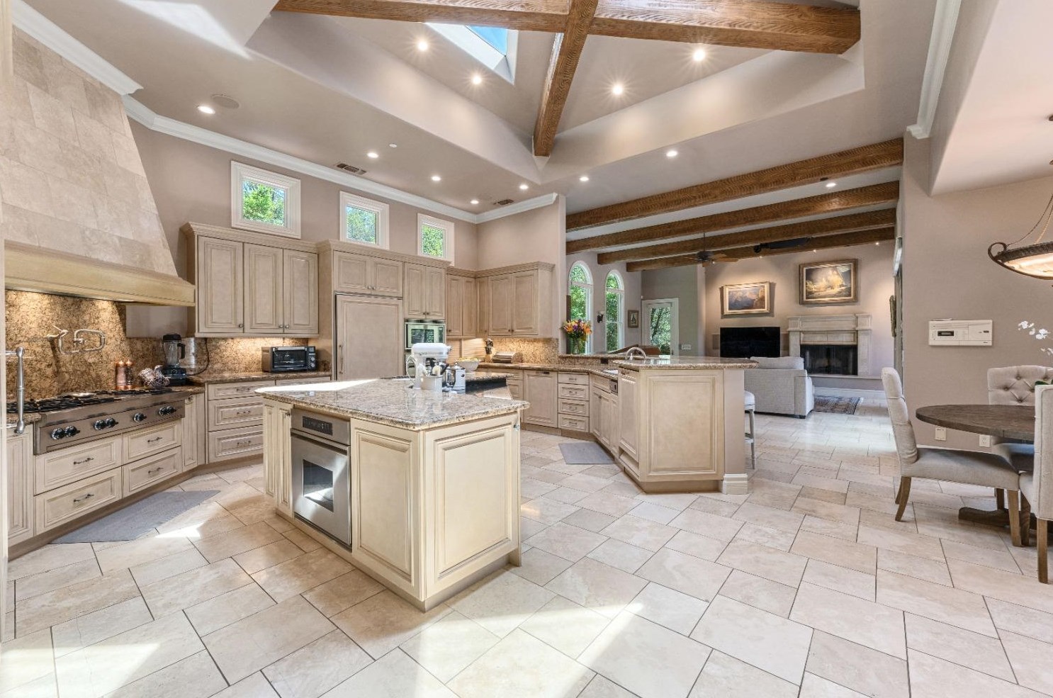 6352 Calle Montalvo Cir, Roseville CA  95746-5821 exterior