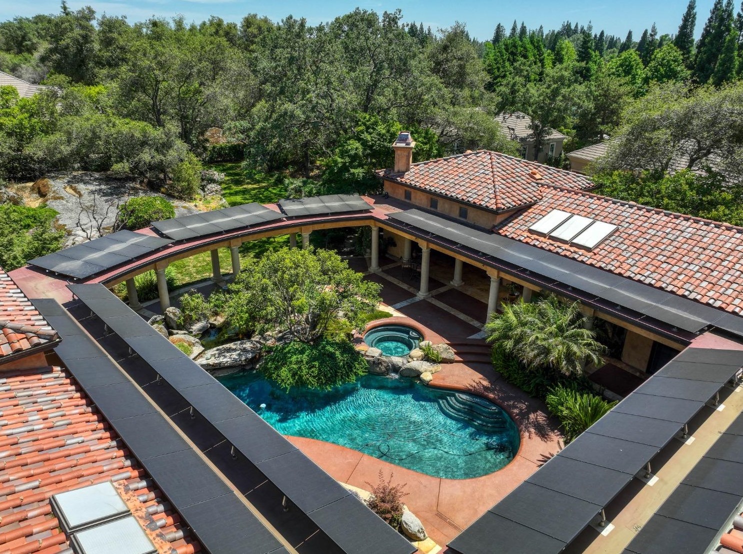 6352 Calle Montalvo Cir, Roseville CA  95746-5821 exterior