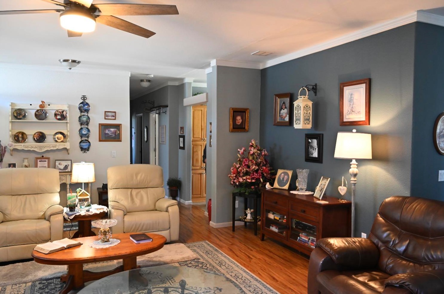 1584 Duke Dr, Livingston CA  95334-9343 exterior