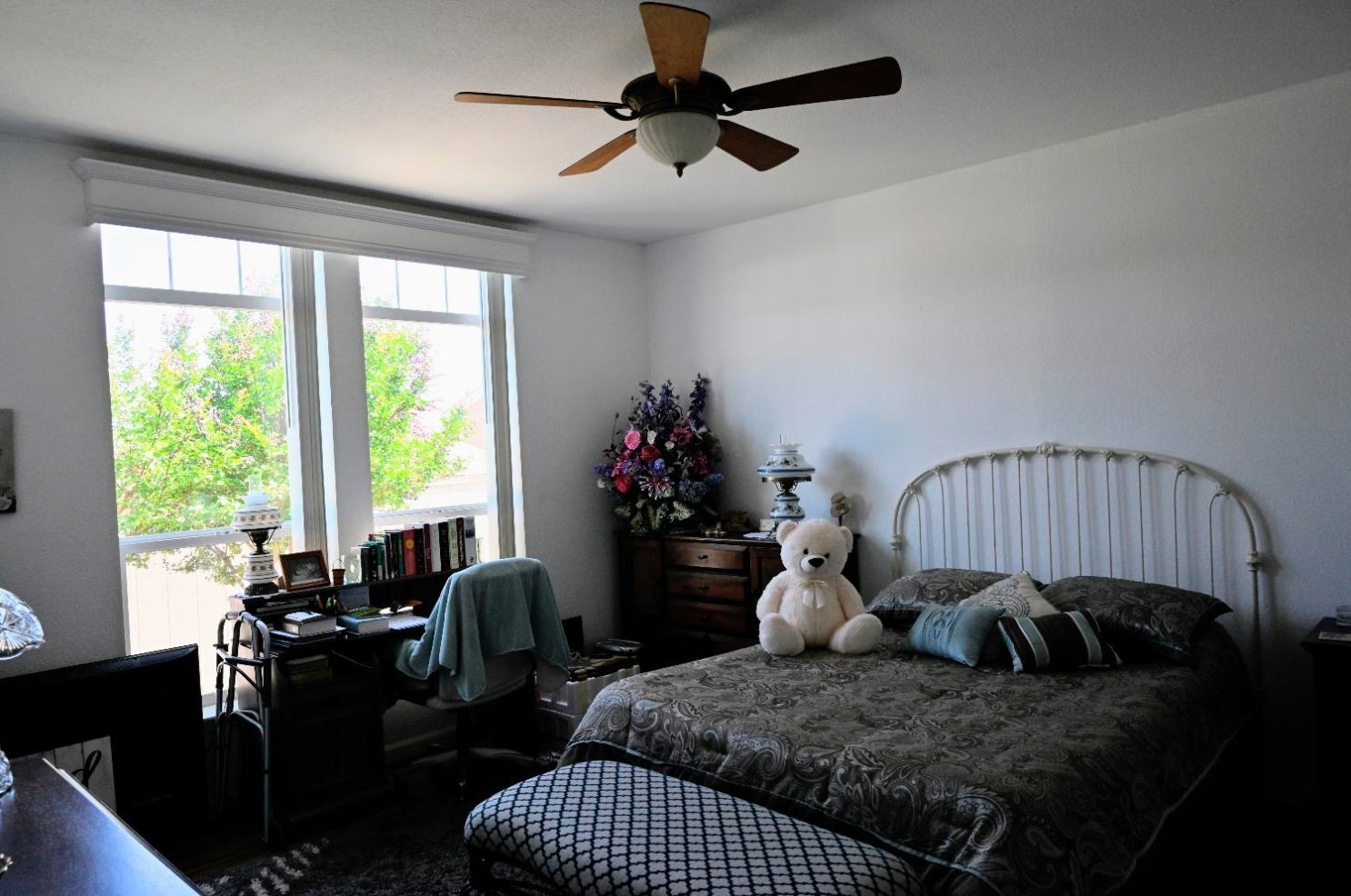 1584 Duke Dr, Livingston CA  95334-9343 exterior