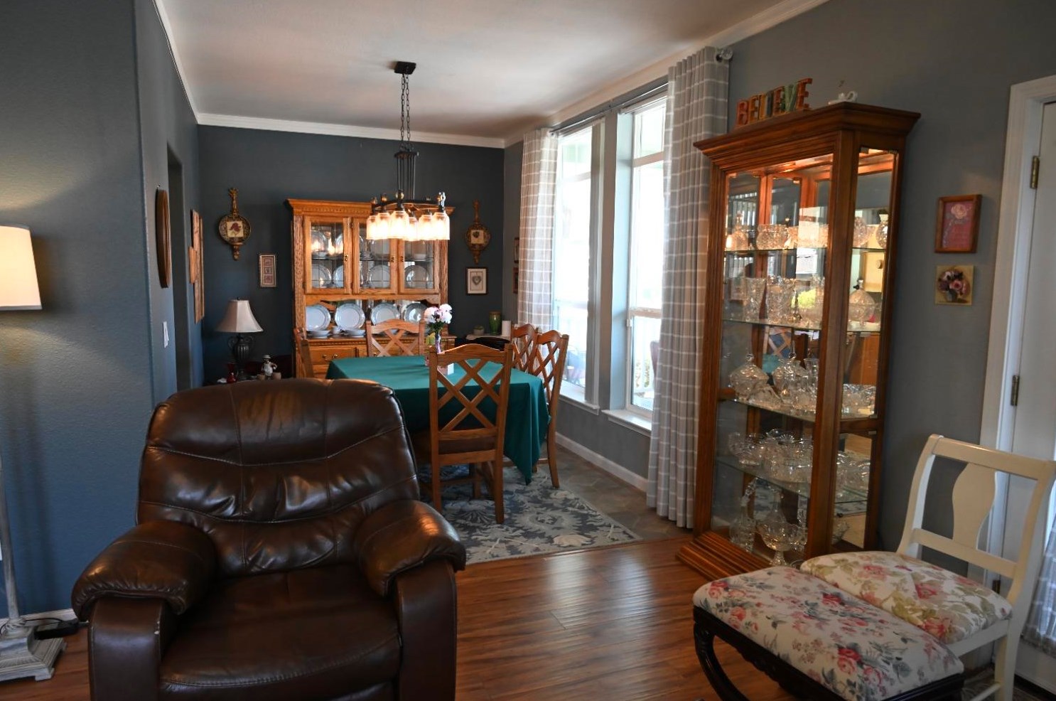 1584 Duke Dr, Livingston CA  95334-9343 exterior