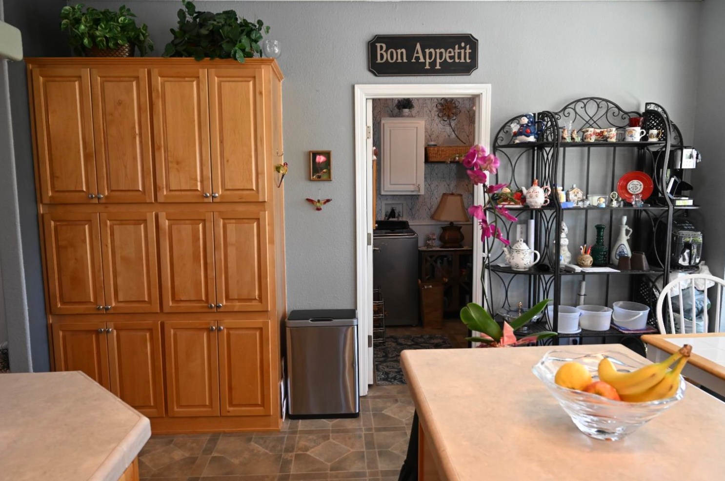 1584 Duke Dr, Livingston CA  95334-9343 exterior