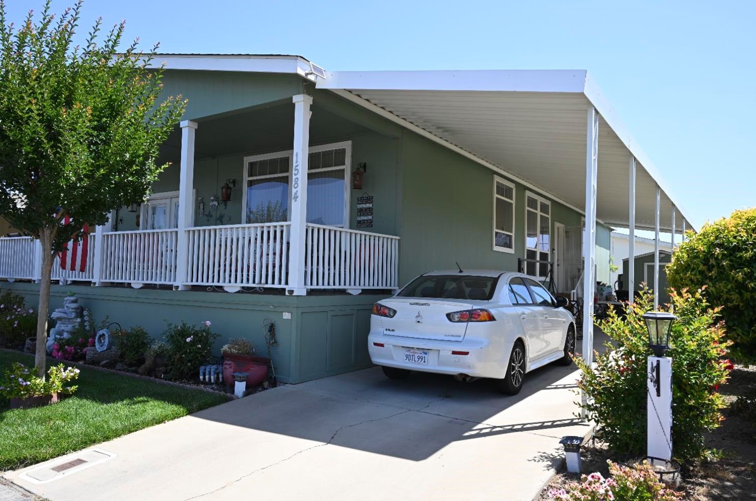 1584 Duke Dr, Livingston CA  95334-9343 exterior