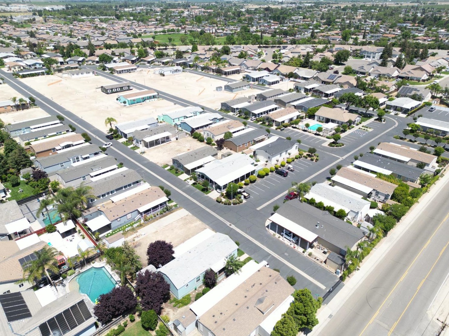 1584 Duke Dr, Livingston CA  95334-9343 exterior