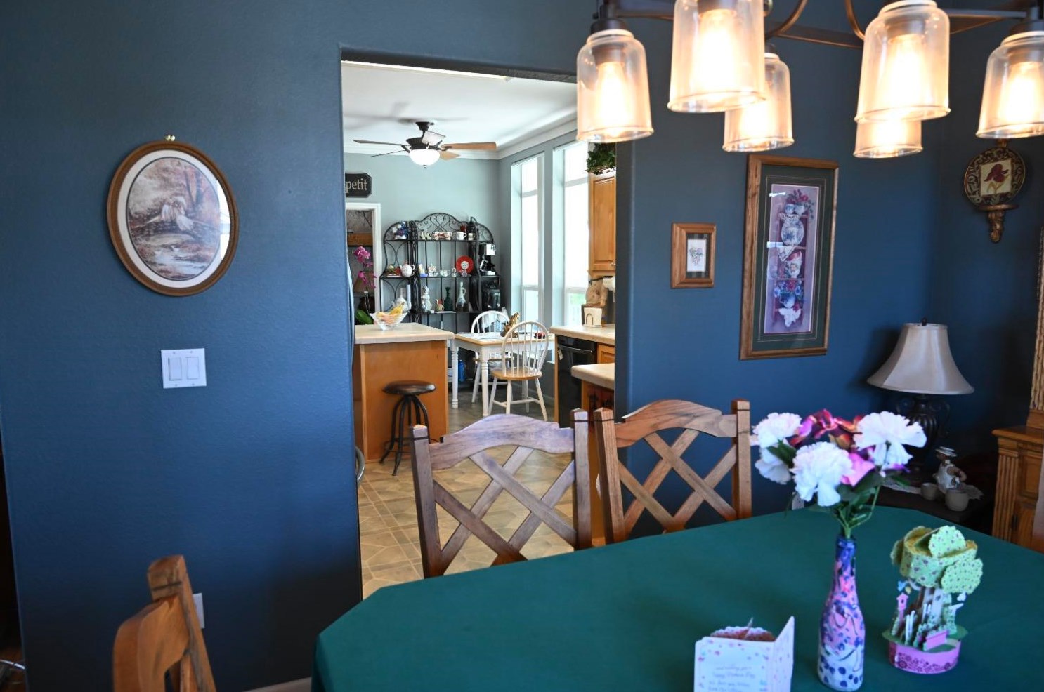 1584 Duke Dr, Livingston CA  95334-9343 exterior