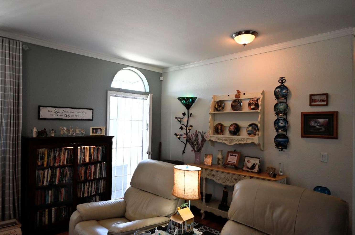 1584 Duke Dr, Livingston CA  95334-9343 exterior