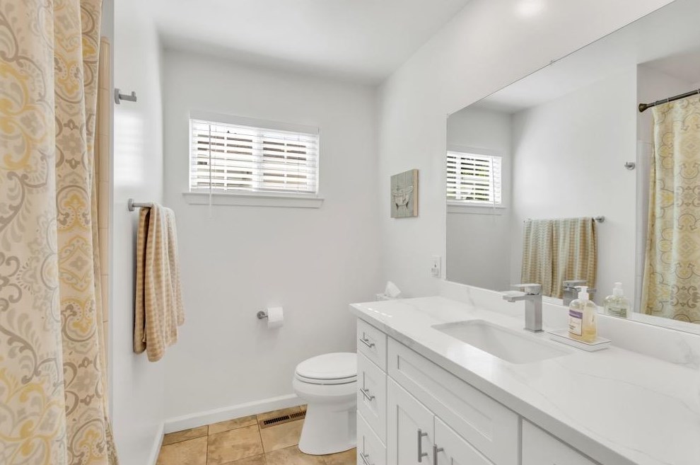 1840 Maryal Dr, Sacramento CA  95864-1548 exterior