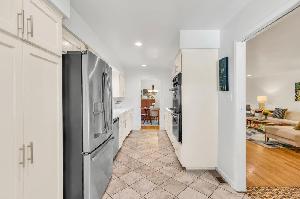 1840 Maryal Dr, Sacramento CA  95864-1548 exterior