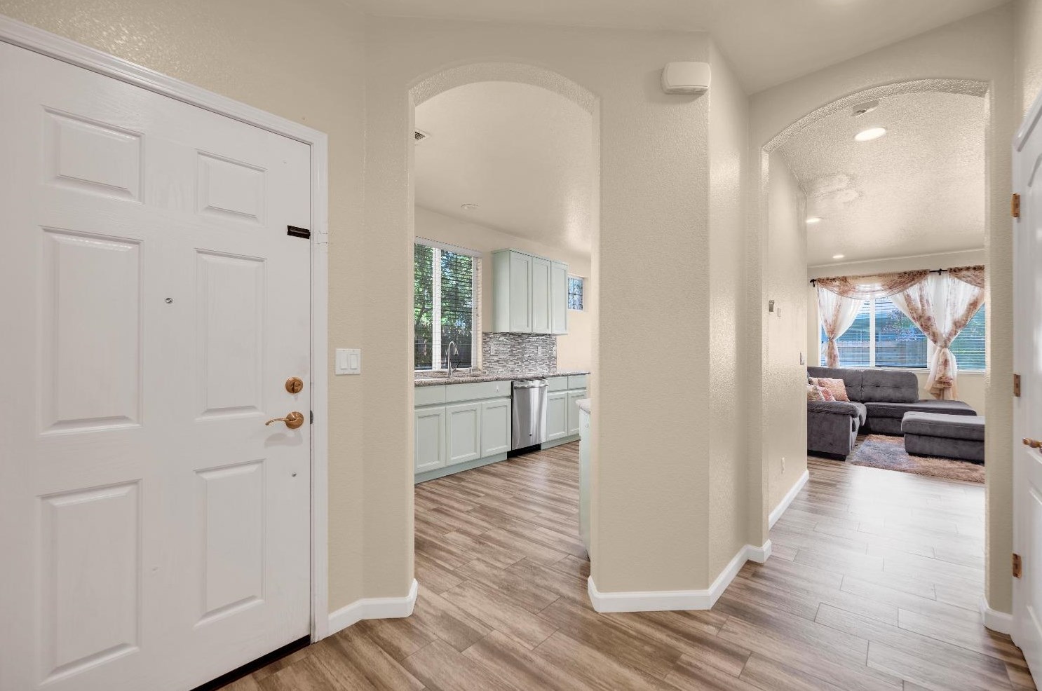 3355 Seymour Ct, West Sacramento CA  95691-5408 exterior