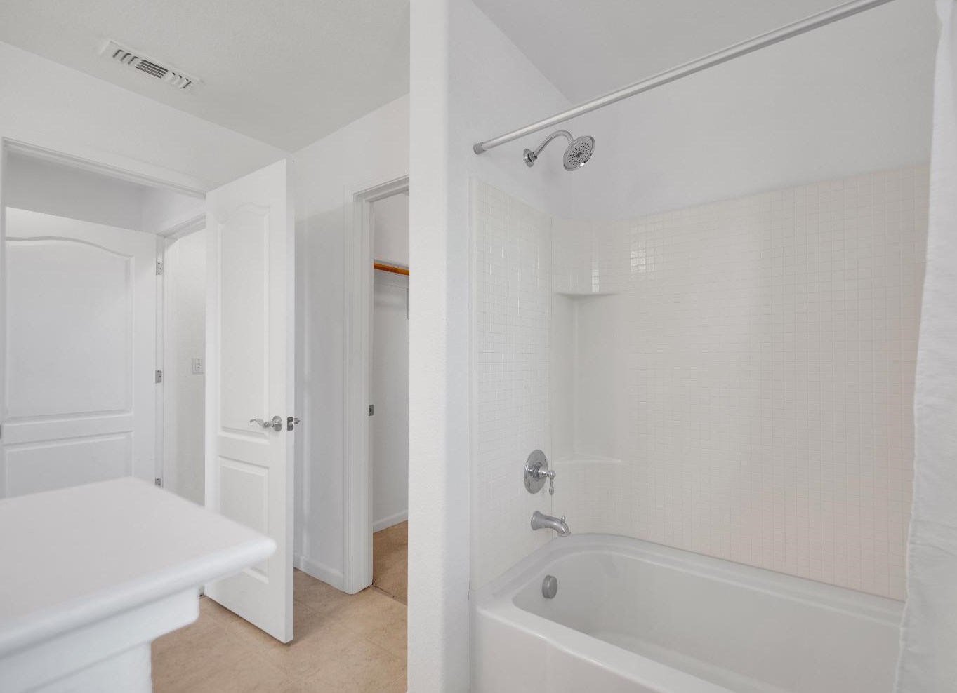 3355 Seymour Ct, West Sacramento CA  95691-5408 exterior