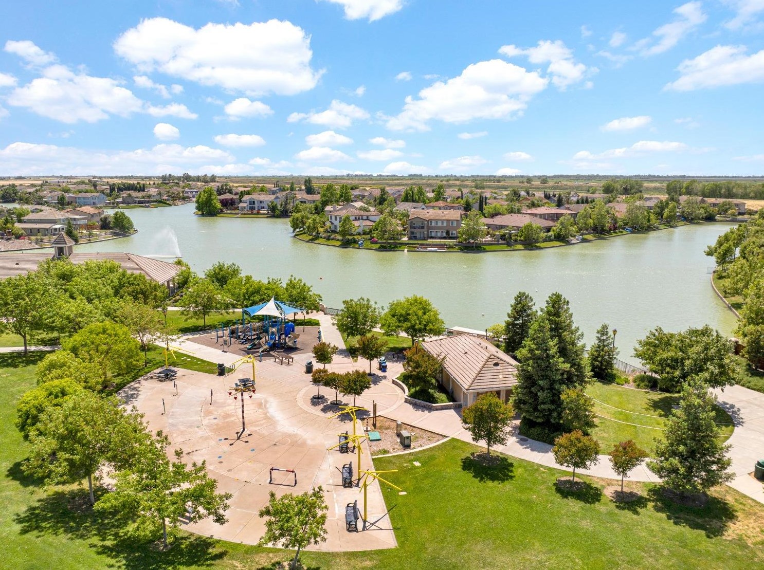 3355 Seymour Ct, West Sacramento CA  95691-5408 exterior