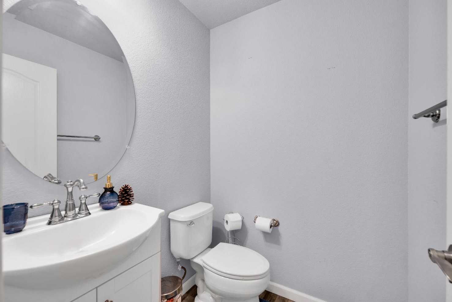 3355 Seymour Ct, West Sacramento CA  95691-5408 exterior