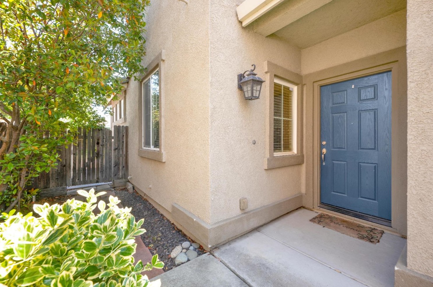 3355 Seymour Ct, West Sacramento CA  95691-5408 exterior