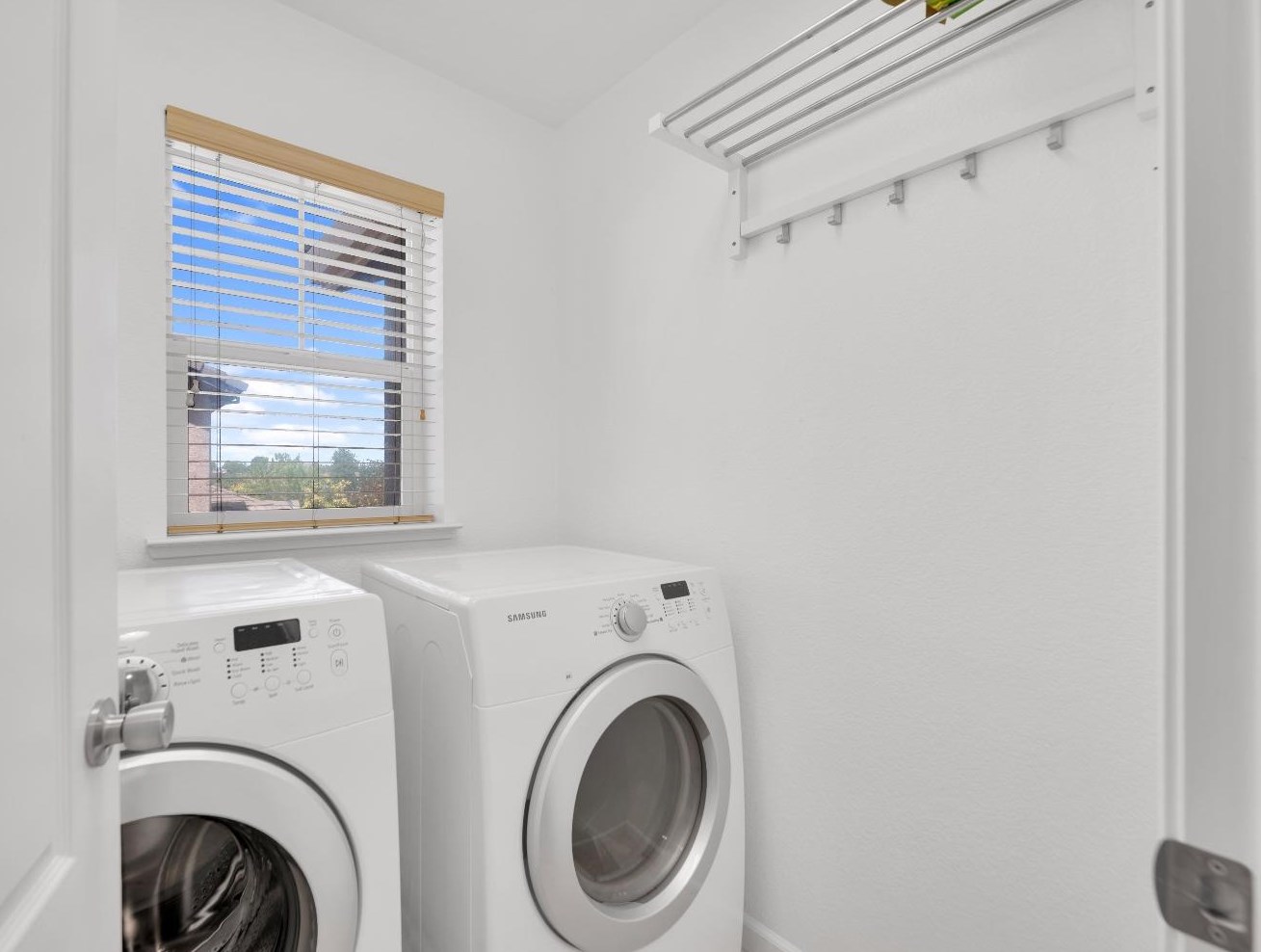 3355 Seymour Ct, West Sacramento CA  95691-5408 exterior