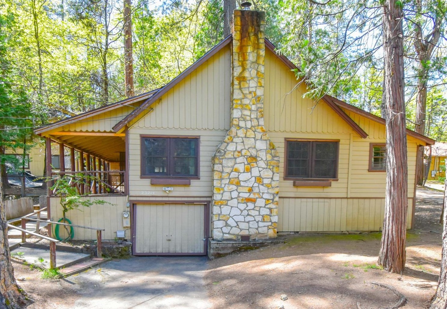 23214 Tuolumne Dr, Twain Harte CA  95383-9548 exterior