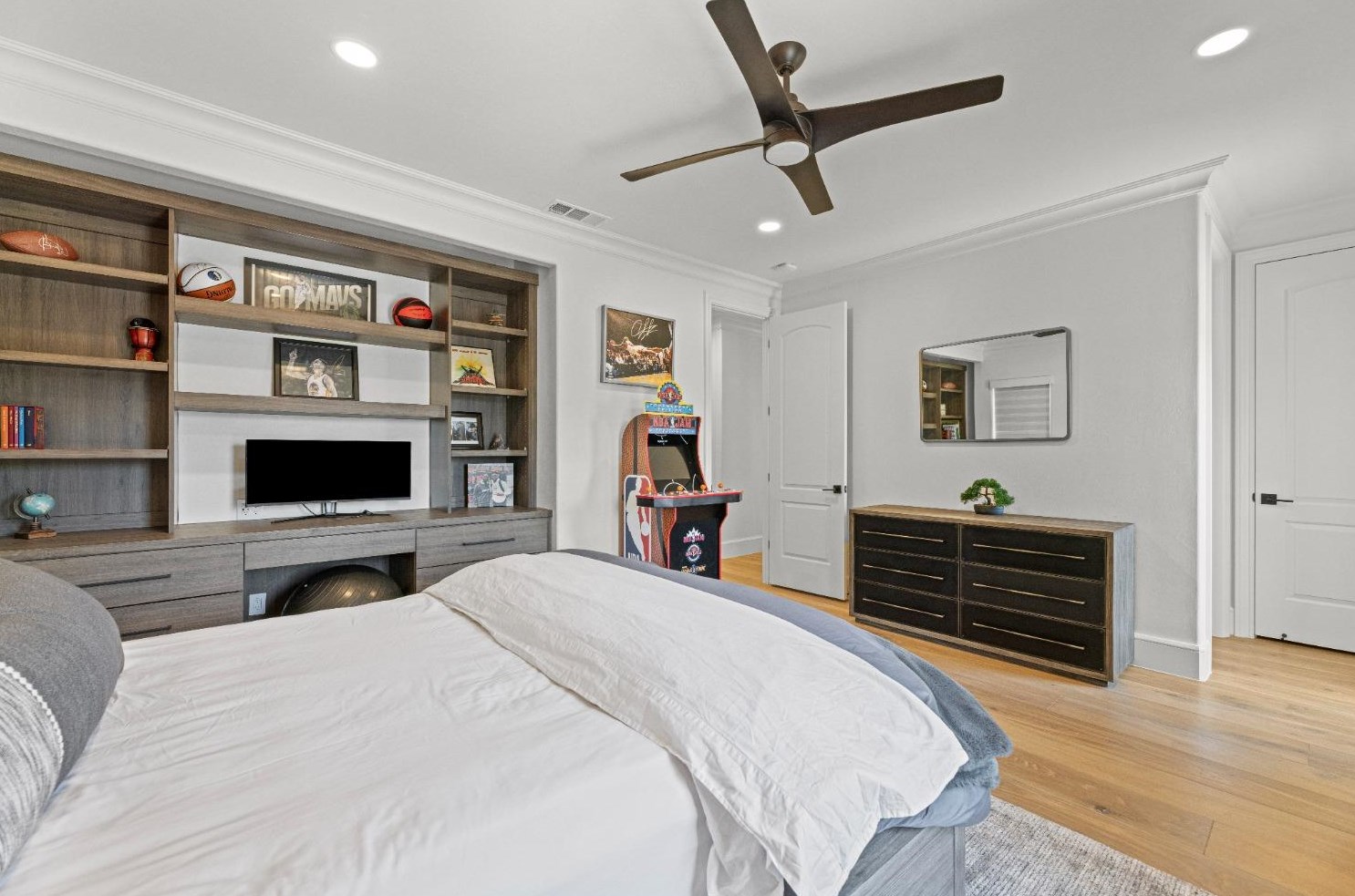 236 Socrates Pl, Folsom CA 95762-3957 exterior