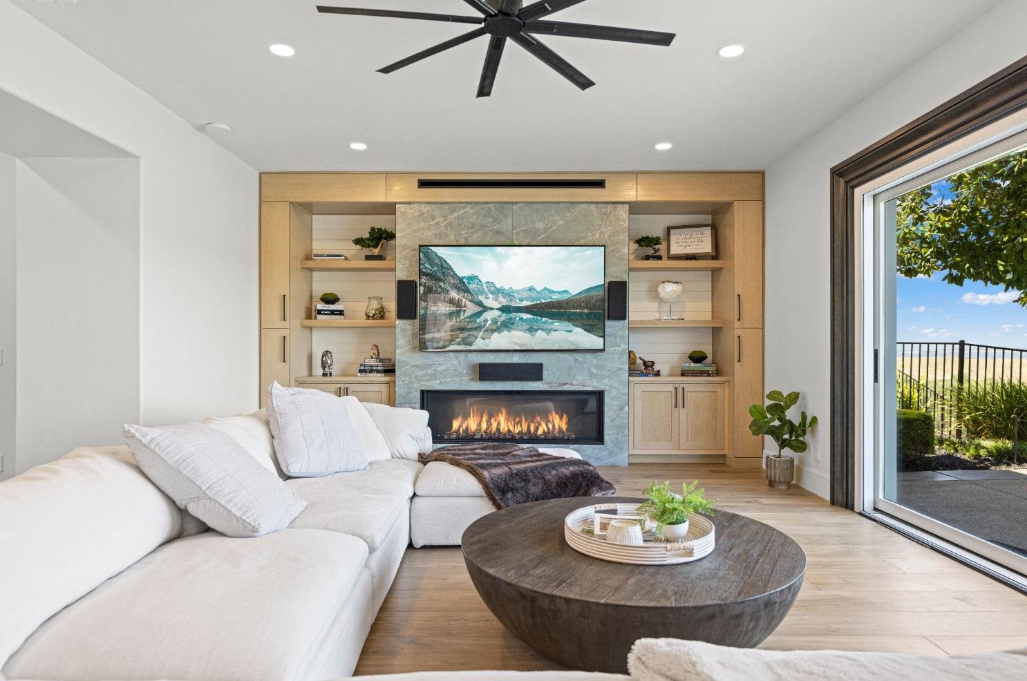 236 Socrates Pl, Folsom CA 95762-3957 exterior