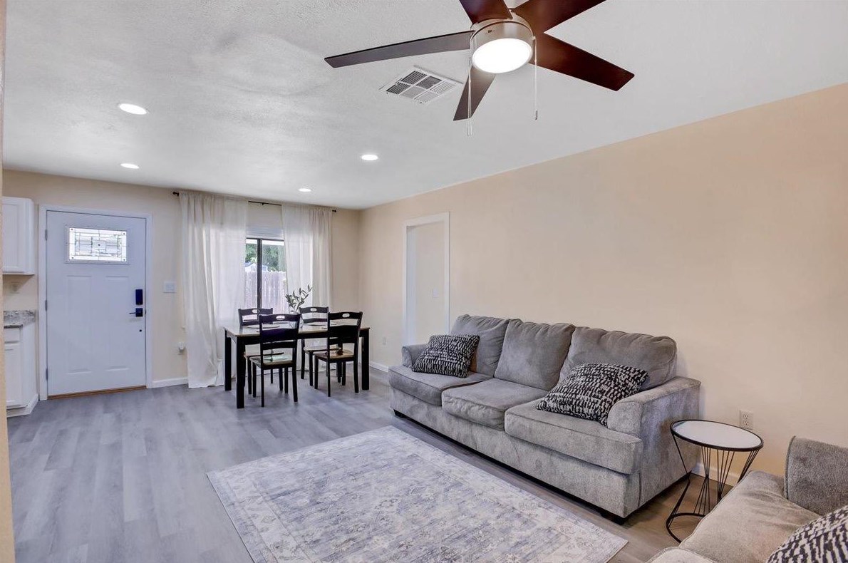 752 Jewell Ave, Yuba City CA  95991-5433 exterior