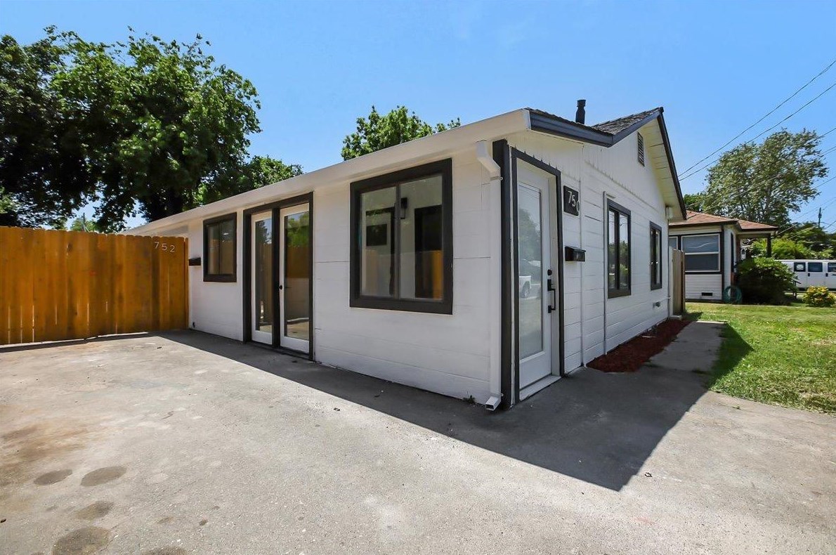 752 Jewell Ave, Yuba City CA  95991-5433 exterior