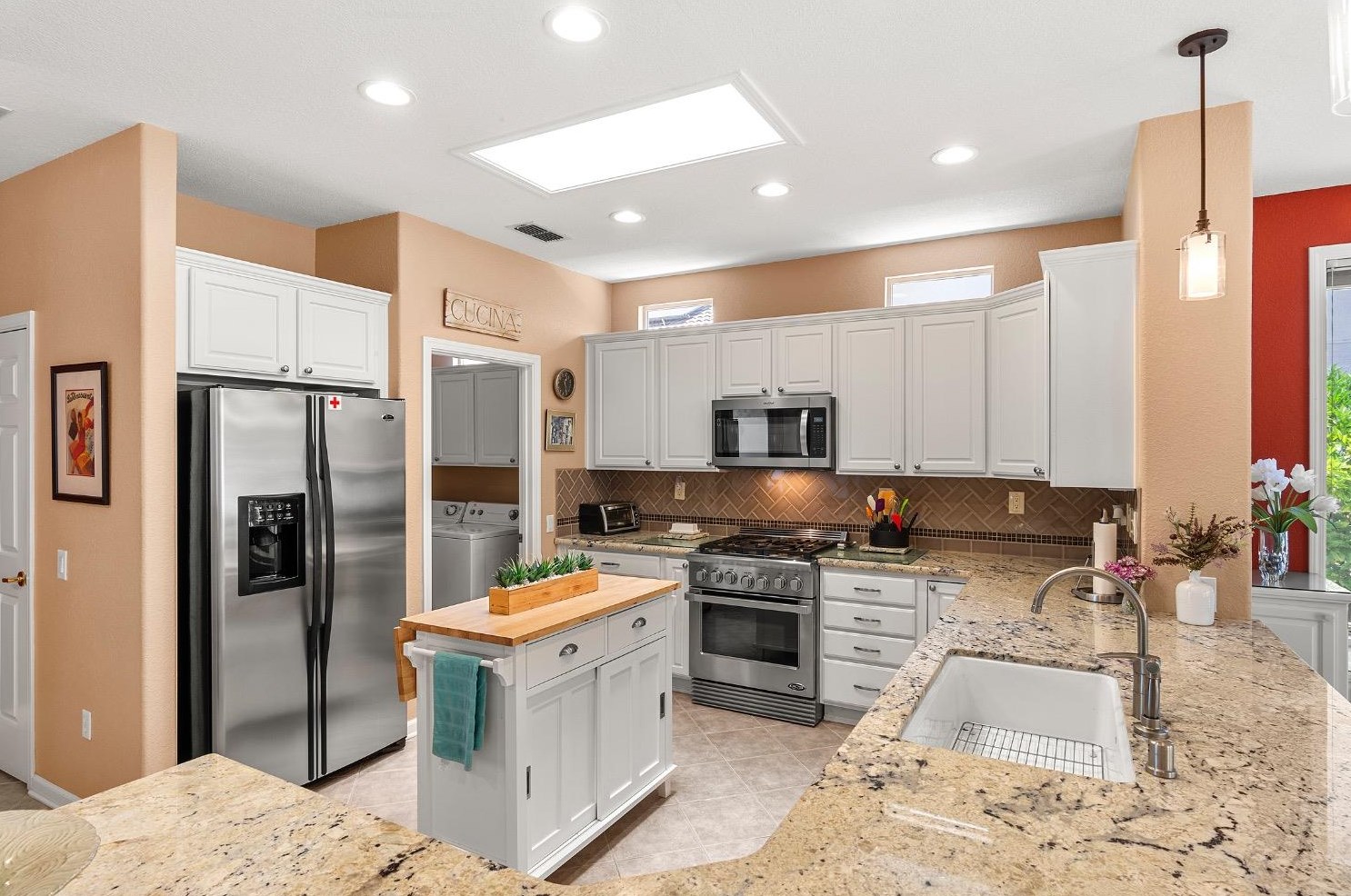 1573 Summerhill Ln, Lincoln CA  95648-8348 exterior