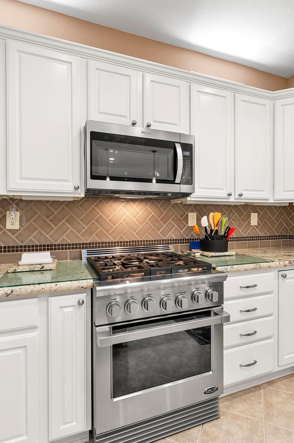 1573 Summerhill Ln, Lincoln CA  95648-8348 exterior