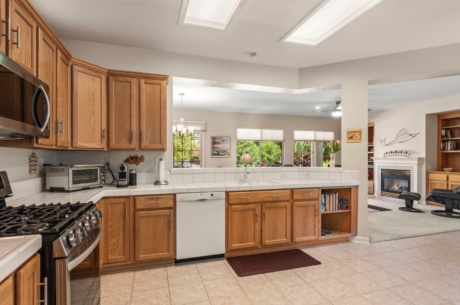 320 Shepherds Ct, Lincoln CA  95648-8601 exterior