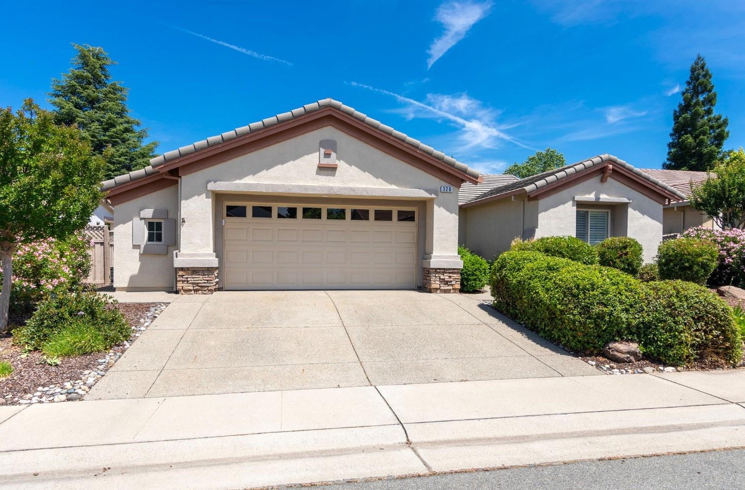 320 Shepherds Ct, Lincoln CA  95648-8601 exterior