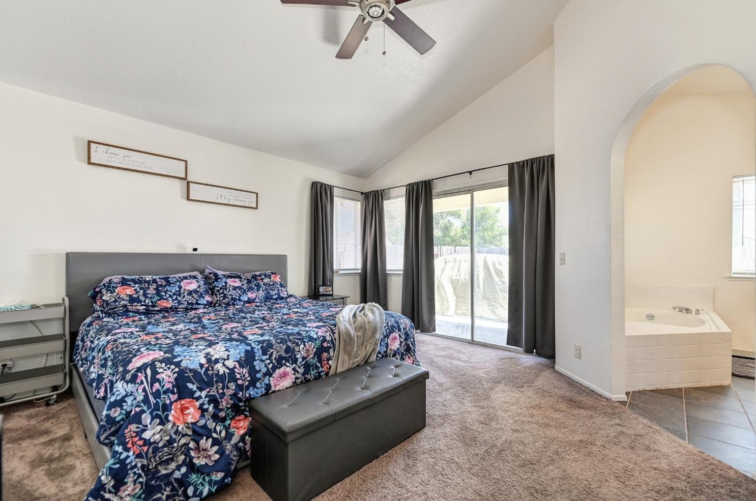 8220 Stevenson Ave, Sacramento CA  95828-5208 exterior