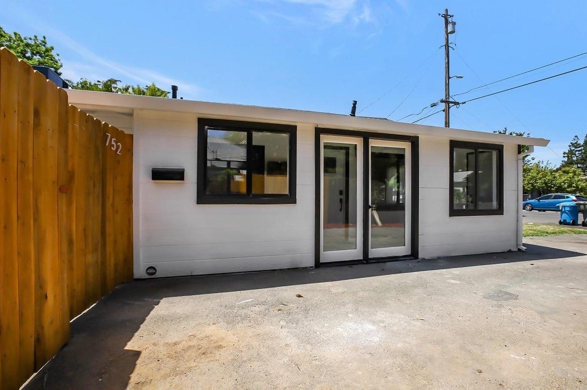 752 Jewell Ave, Yuba City CA  95991-5433 exterior