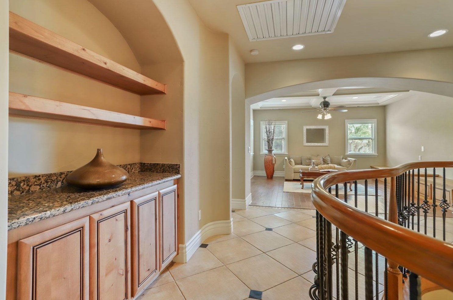 2506 Canal Dr, Lodi CA 95242-4818 exterior