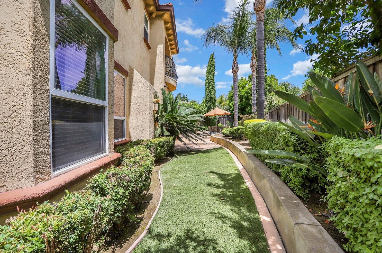 2506 Canal Dr, Lodi CA 95242-4818 exterior