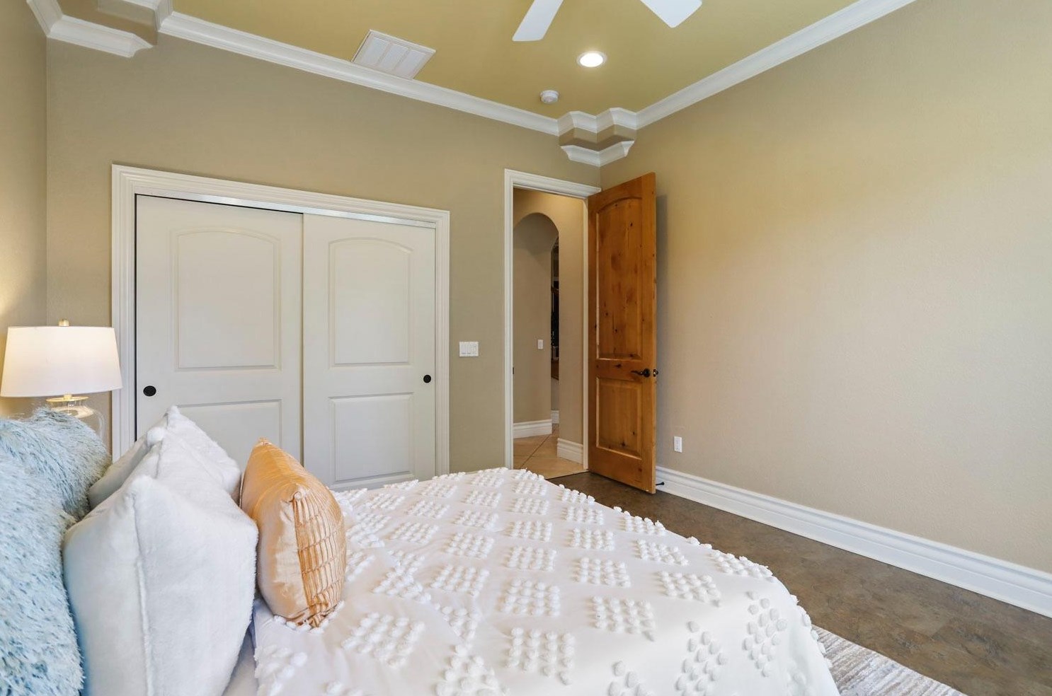 2506 Canal Dr, Lodi CA 95242-4818 exterior