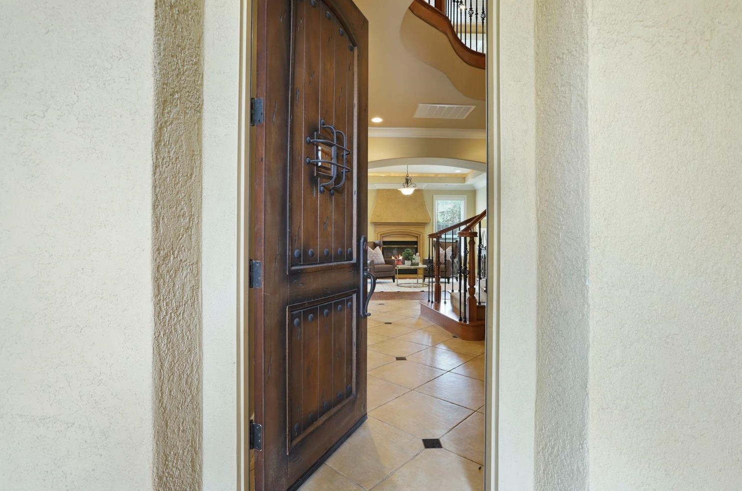 2506 Canal Dr, Lodi CA 95242-4818 exterior