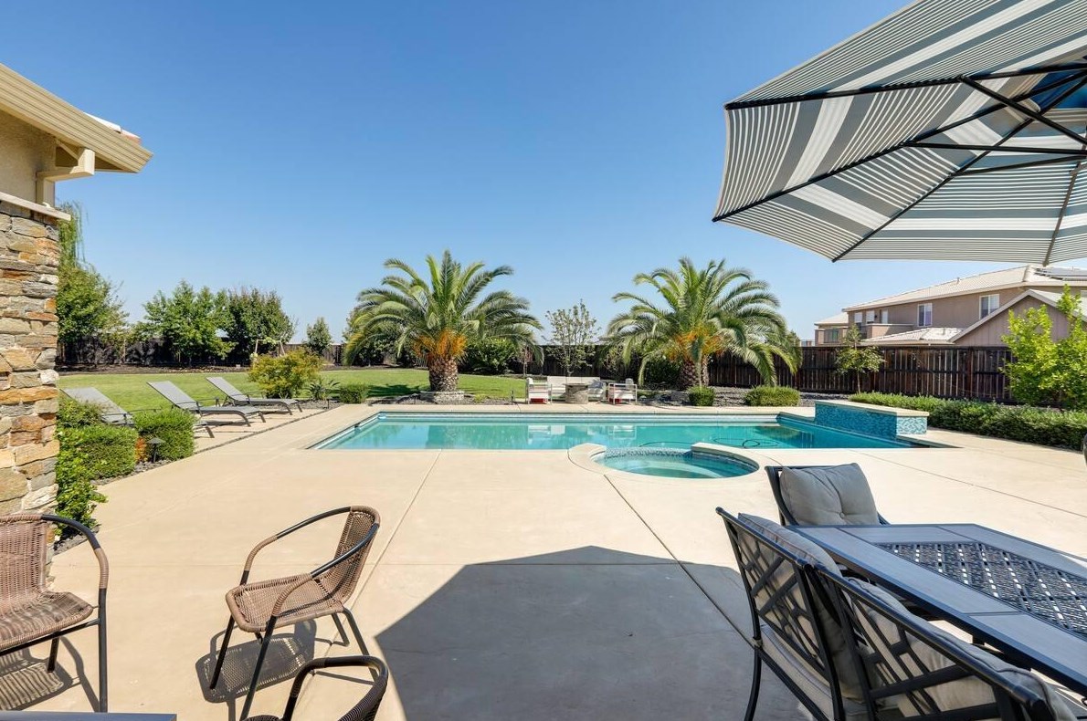 4120 Ice House Way, Roseville CA 95747-8919 exterior