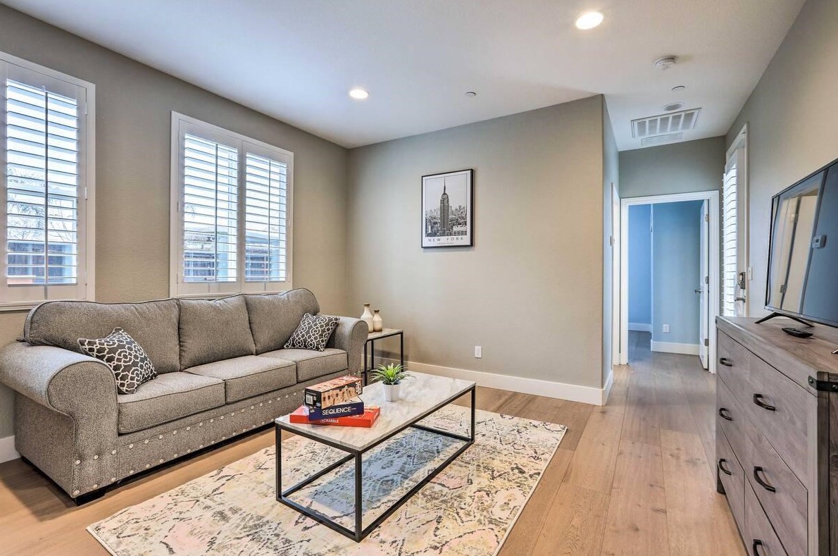 4120 Ice House Way, Roseville CA 95747-8919 exterior