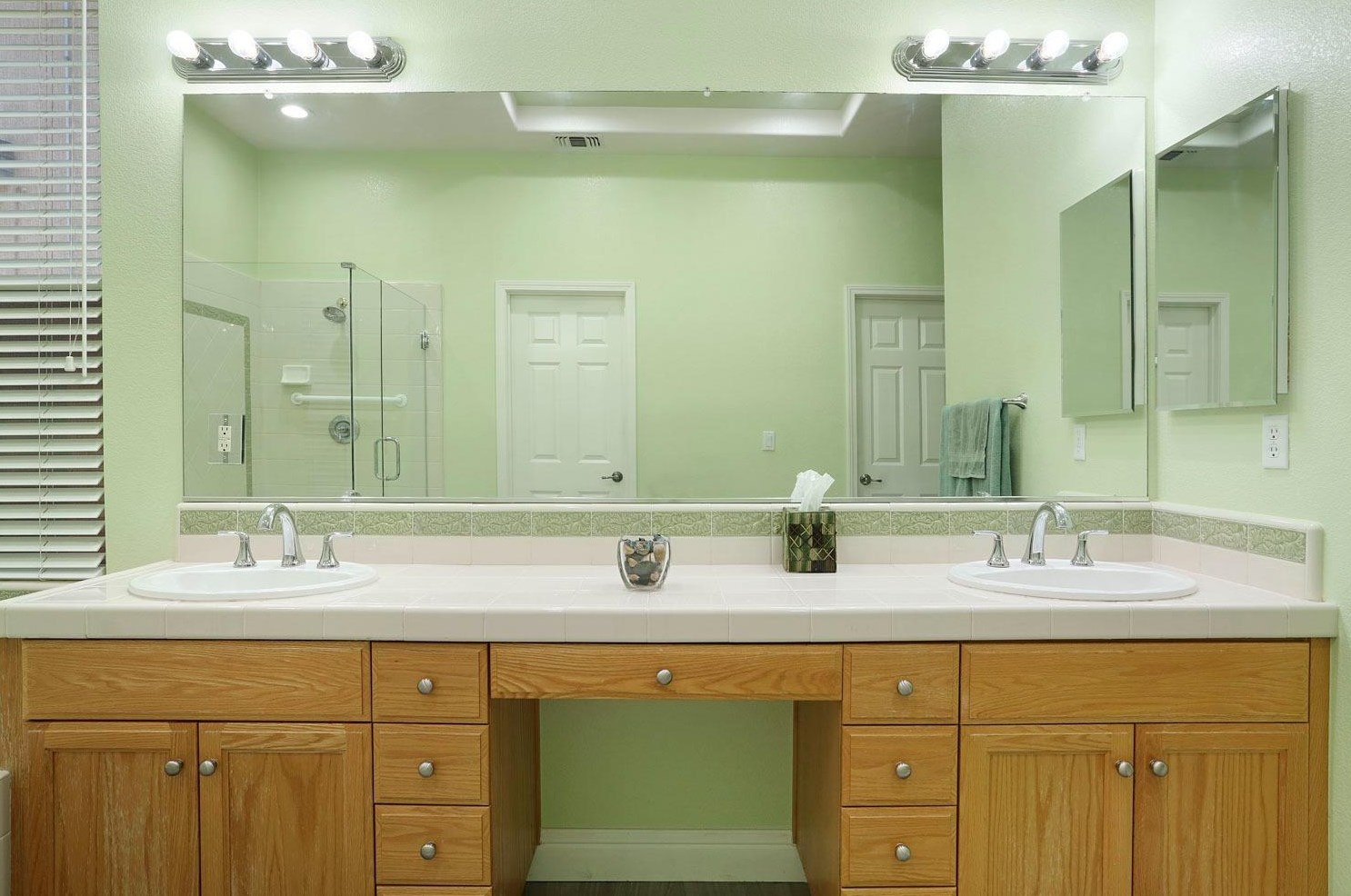 1625 Dawnview Dr, Los Angeles CA  94513-6550 exterior