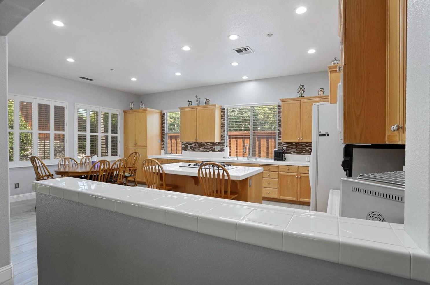 1625 Dawnview Dr, Los Angeles CA  94513-6550 exterior