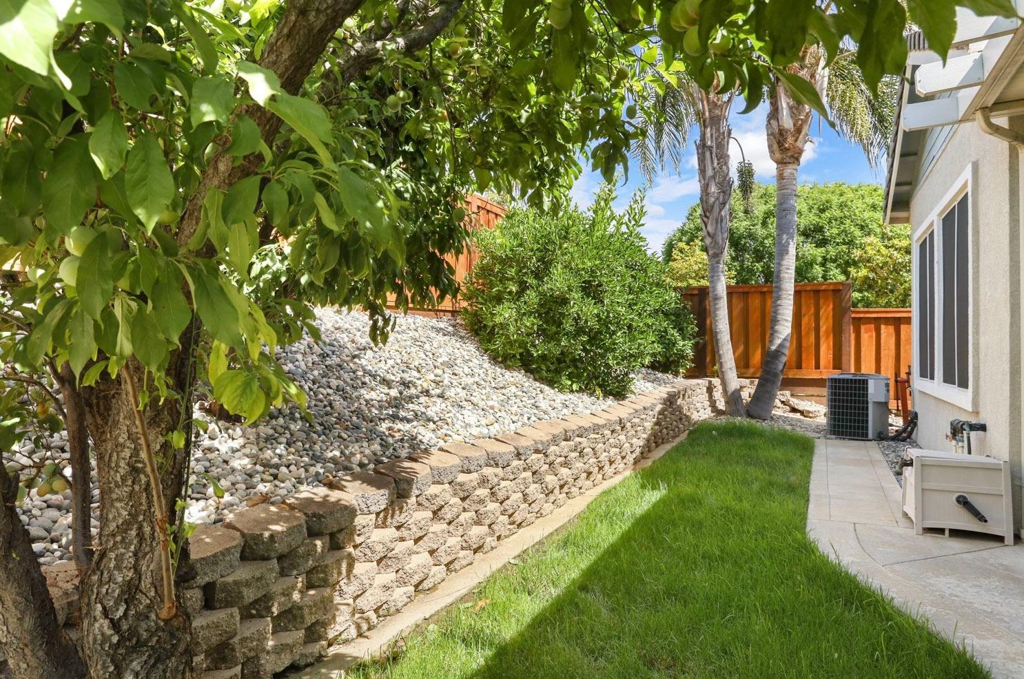 1625 Dawnview Dr, Los Angeles CA  94513-6550 exterior