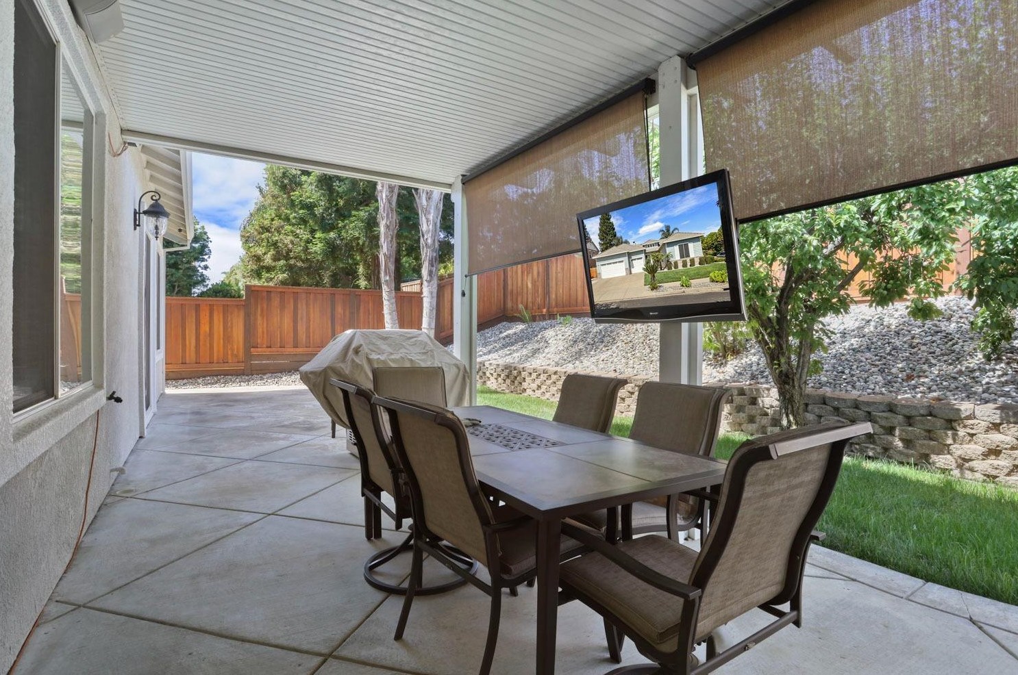 1625 Dawnview Dr, Los Angeles CA  94513-6550 exterior