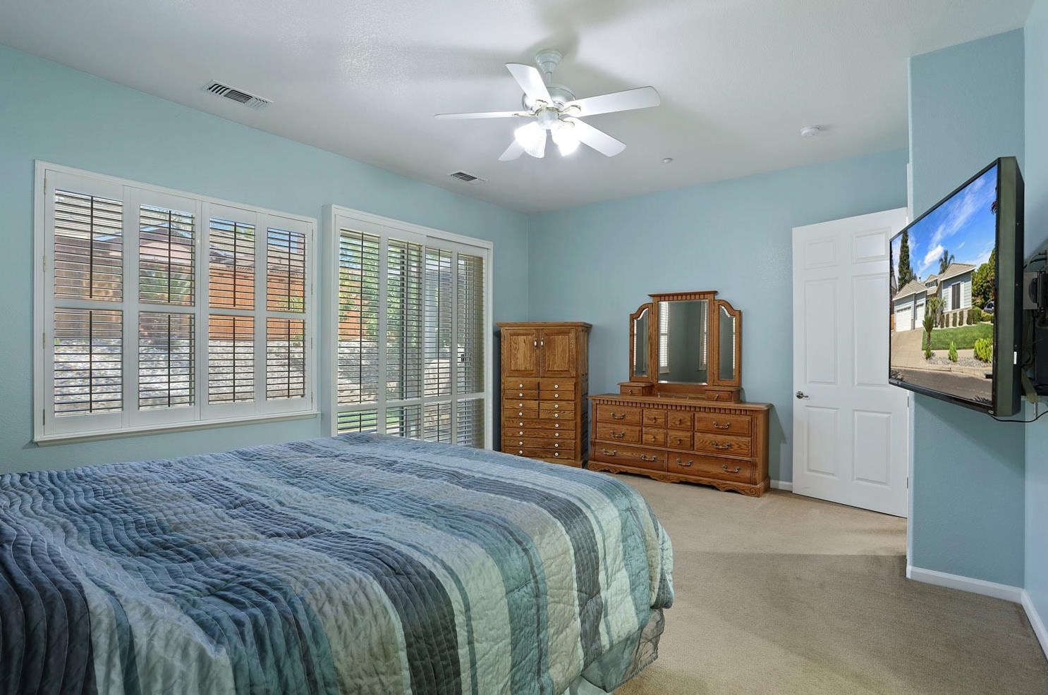 1625 Dawnview Dr, Los Angeles CA  94513-6550 exterior