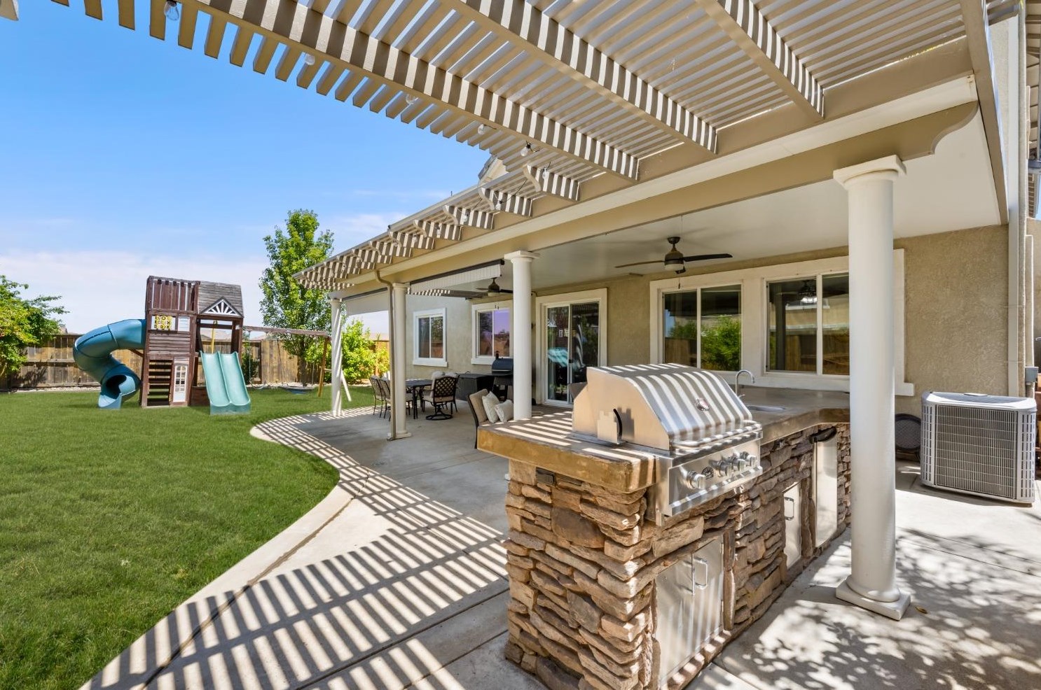 9980 Shiraz Pl, Elk Grove CA  exterior