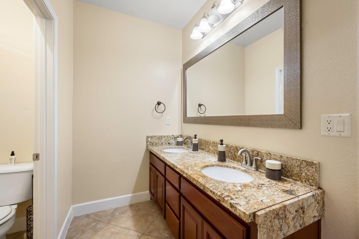 9980 Shiraz Pl, Elk Grove CA  exterior