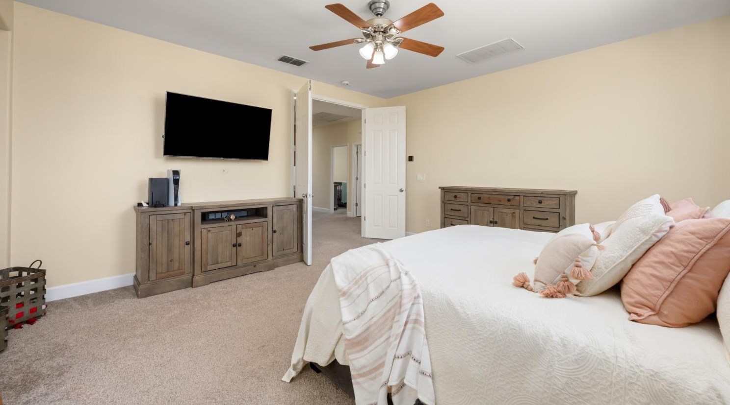 9980 Shiraz Pl, Elk Grove CA  exterior