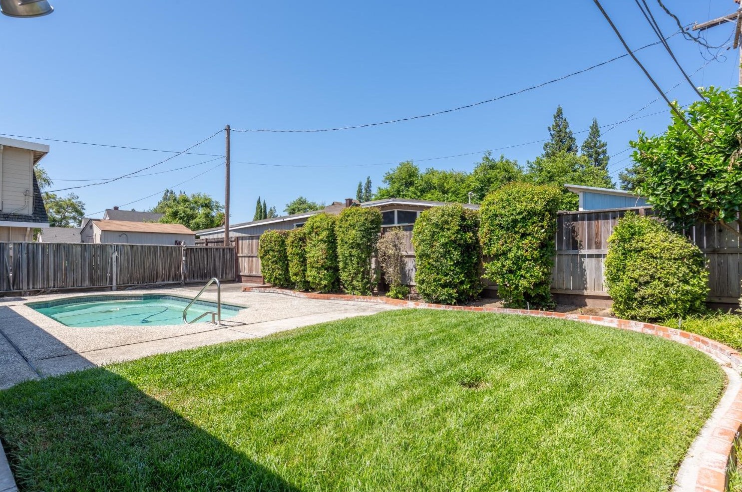 1212 St, Woodland CA  95695-2659 exterior