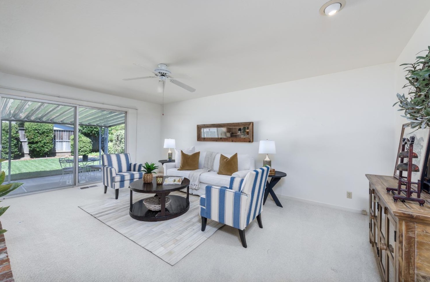 1212 St, Woodland CA  95695-2659 exterior