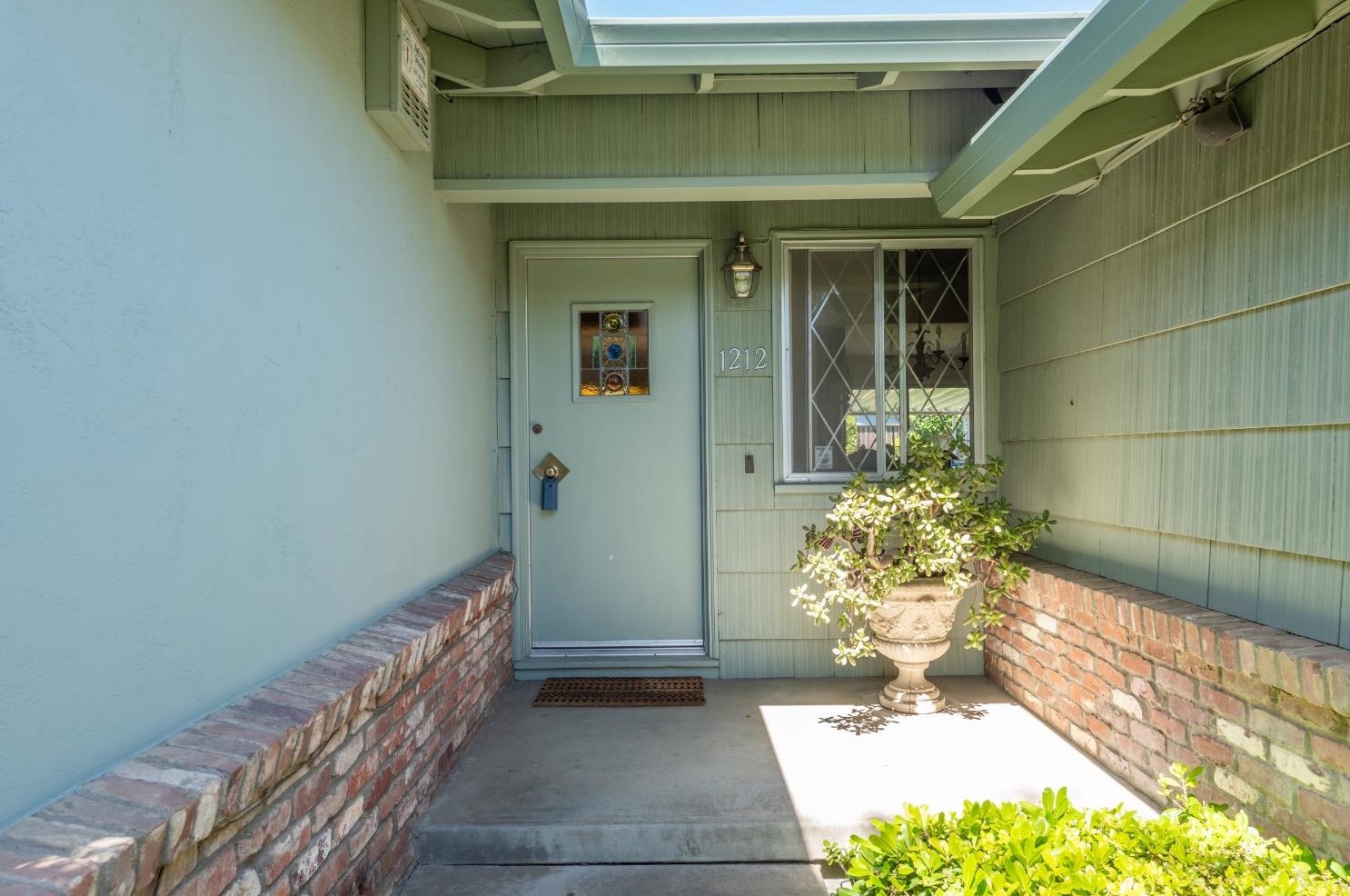 1212 West St, Woodland CA  95695-5311 exterior