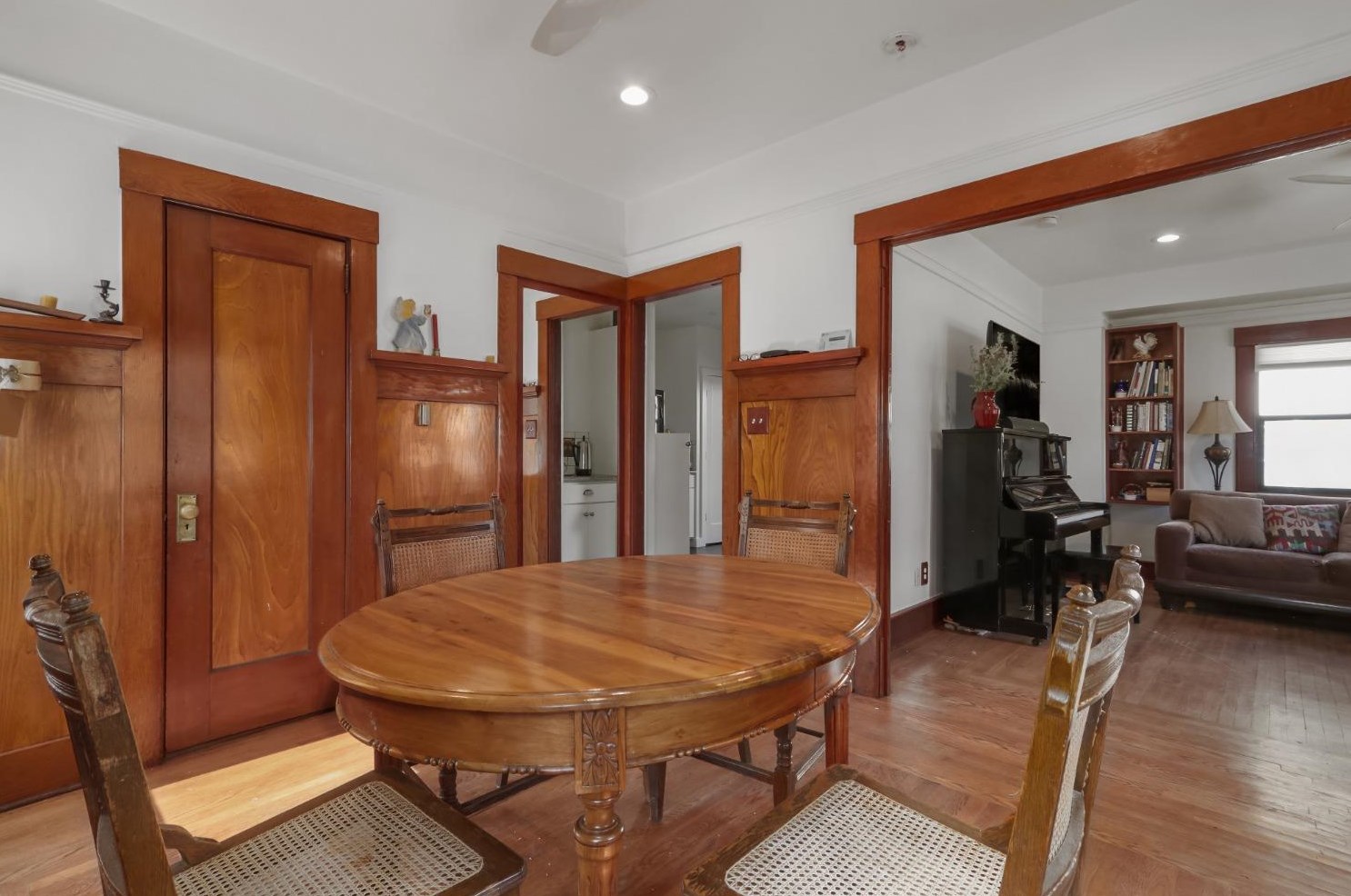 152 St, Woodland CA  95695-3132 exterior