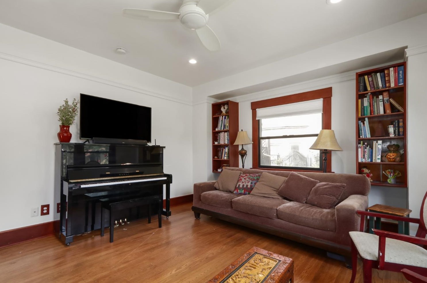 152 St, Woodland CA  95695-3132 exterior