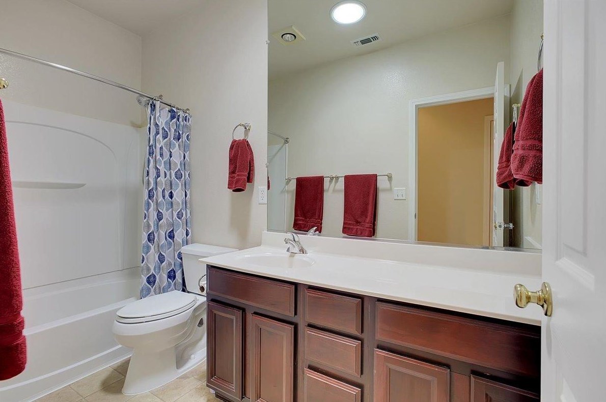 2347 Oregon Way, Yuba City CA  95991-8464 exterior